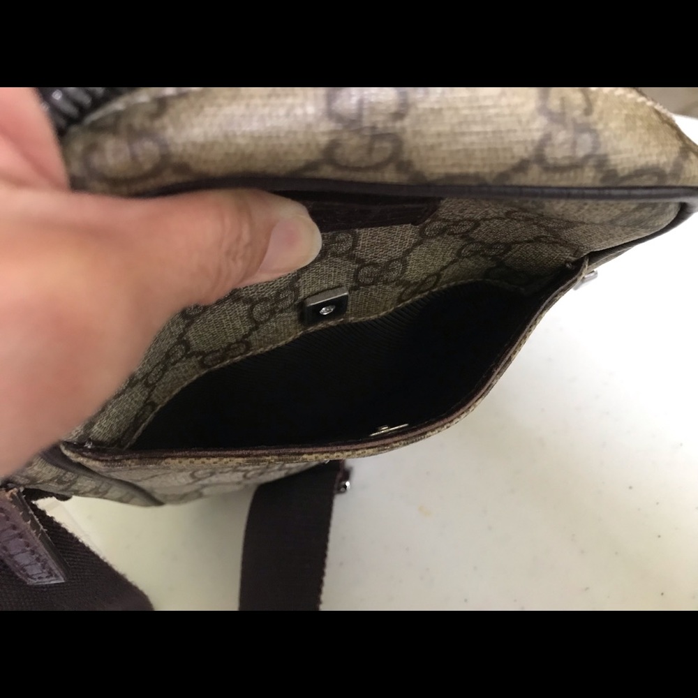 Gucci Beige Brown Monogram Messenger Bag - Picture 14 of 16